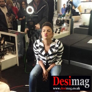 priyanka kisses desimag london 2014